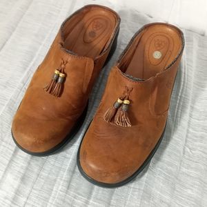 ARIAT Brown Leather Clogs Slip On Comfort Shoes 7.5 Tassel Rubber Sole Low Heel